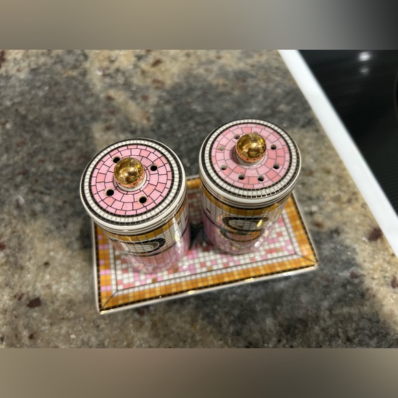 💕 Pink & Gold Mosaic Salt and Pepper Shakers - Picture 5 of 9